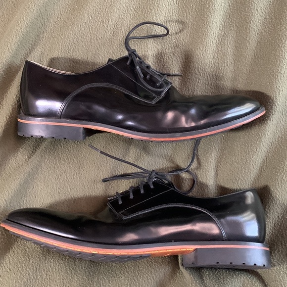 Clark’s men leather dress shoes.  Black.  Size 11M. - Picture 4 of 4